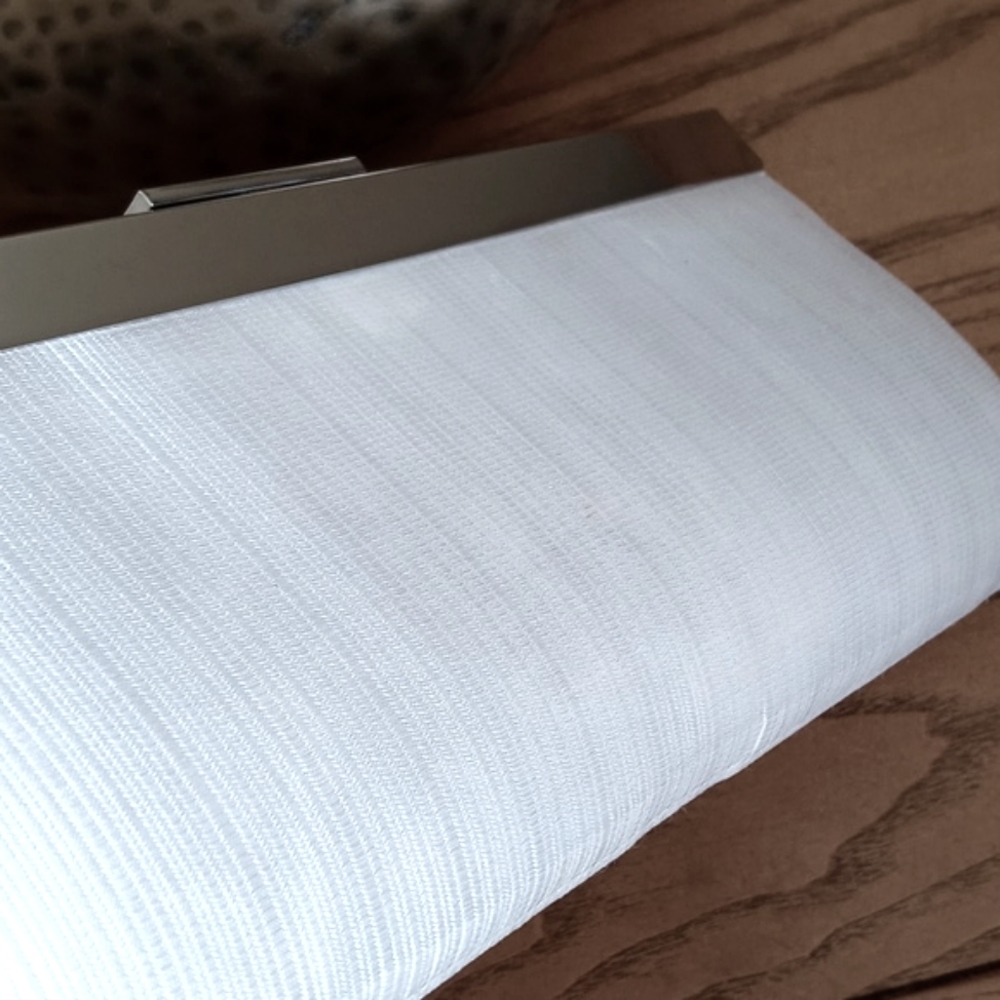 Vintage Art Deco Style White Satin Criss Cross Clutch with Hidden Chain - Picture 5 of 16